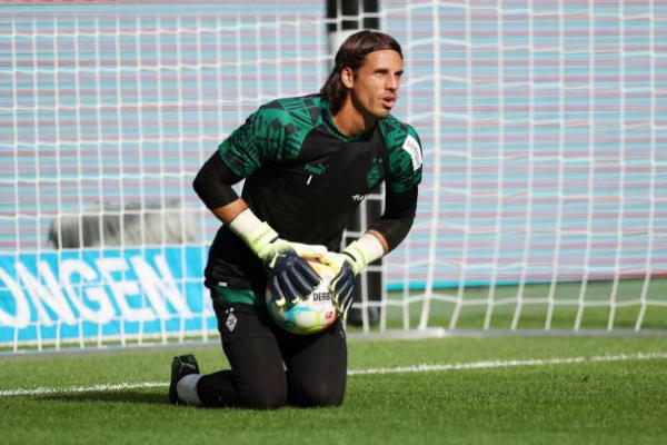 Daniel Farke อัปเดตอนาคต Yann Sommer