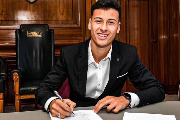 อาร์เซนอลเตรีบมตกลงสัญญาใหม่กับปีกซ้ายคนสำคัญ