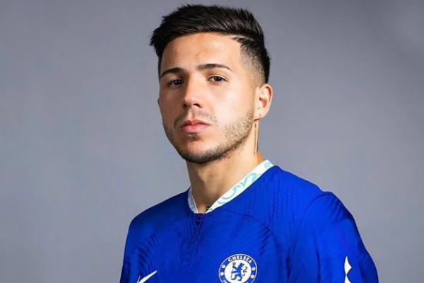 Enzo Fernandez เซ็นสัญญากับเชลซีเป็นสถิติพรีเมียร์ลีกอังกฤษ