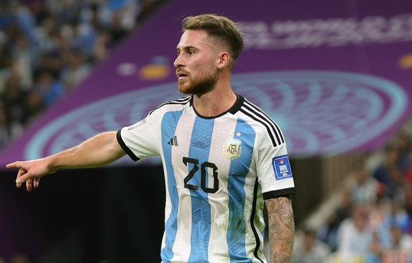 พ่อของ Alexis Mac Allister พร้อมหาบิ๊กทีมให้ลูกชาย