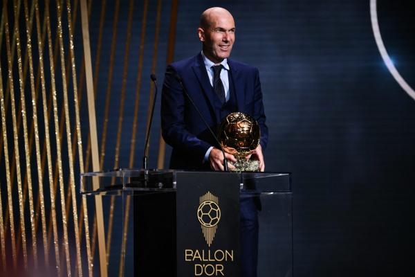 Zinedine Zidane ที่เชื่อมโยงรับงานคุมทีมเปแอสเซ