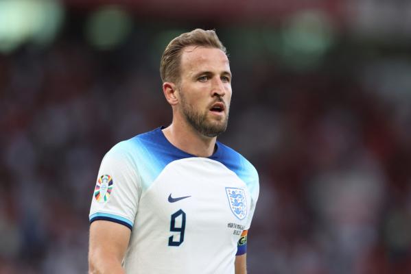 สเปอร์เตรียมเสนอสัญญาเคนทามกลางสโมสรอื่นจับตามอง