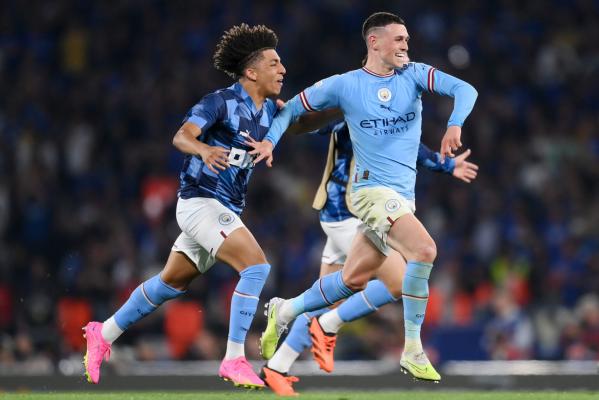 Rico Lewis ตกลงสัญญาใหม่ 6 ปีกับแมนเชสเตอร์ ซิตี้